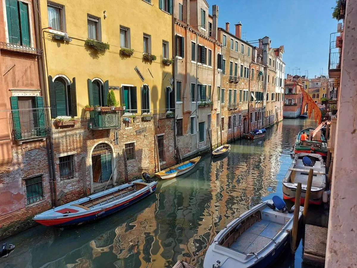 Antico Rio Acqua Dolce Apartment Venice