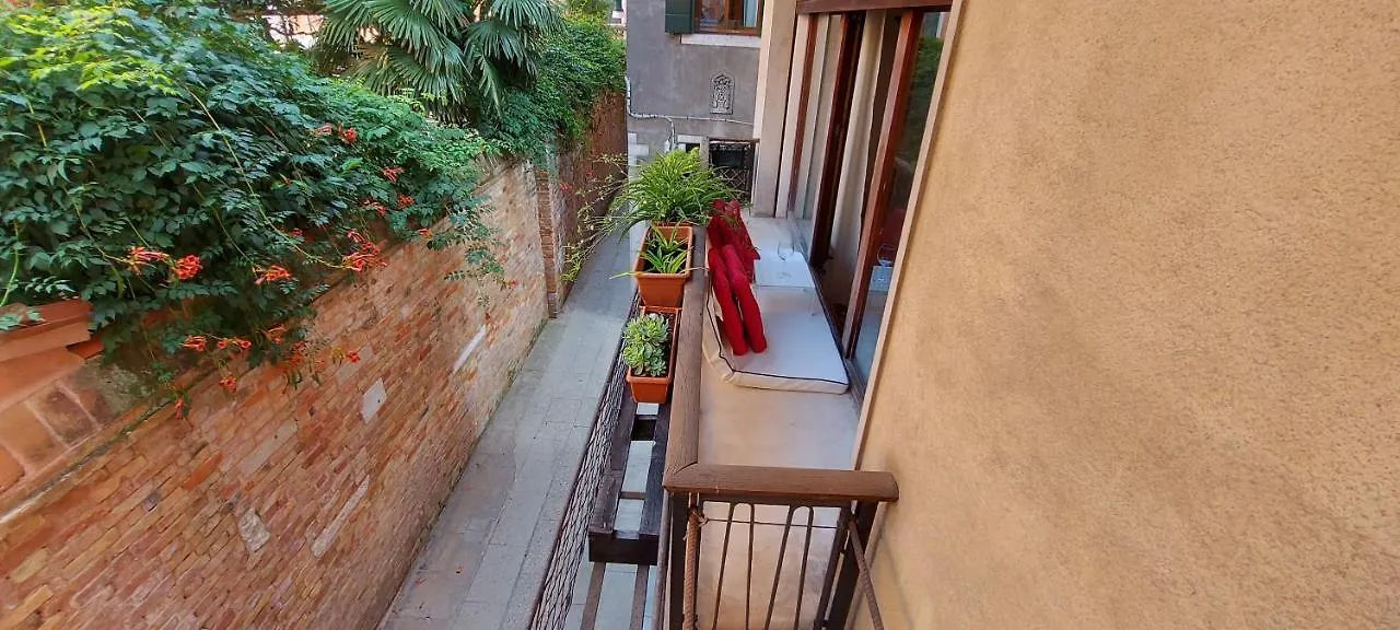 Antico Rio Acqua Dolce Apartment Venice Italy