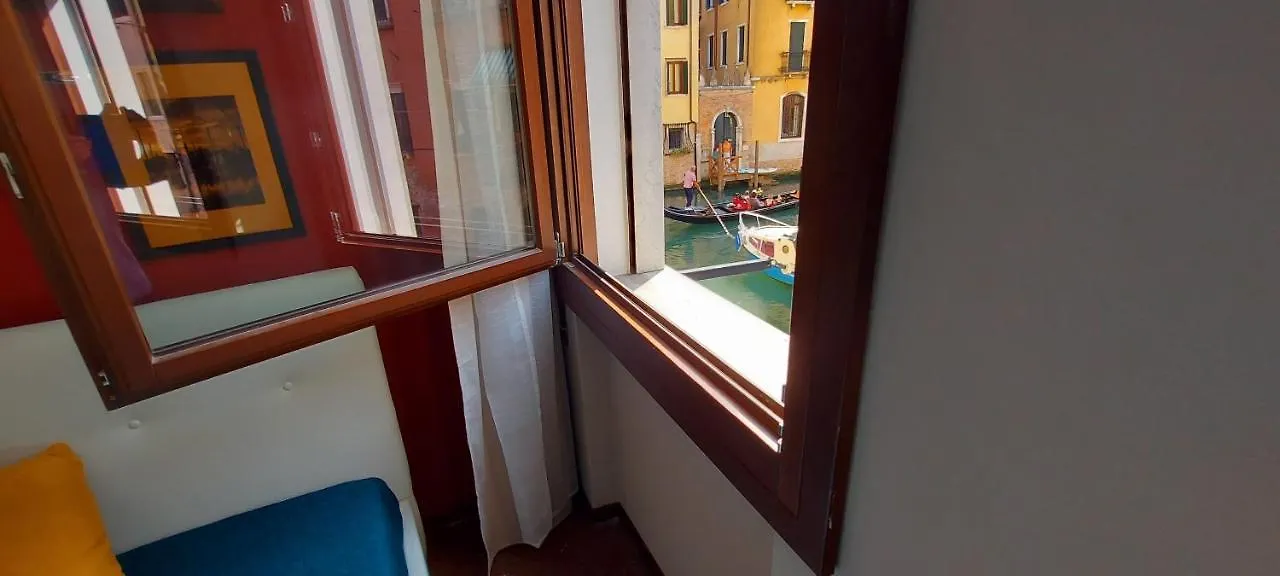 Antico Rio Acqua Dolce Apartment Venice Italy